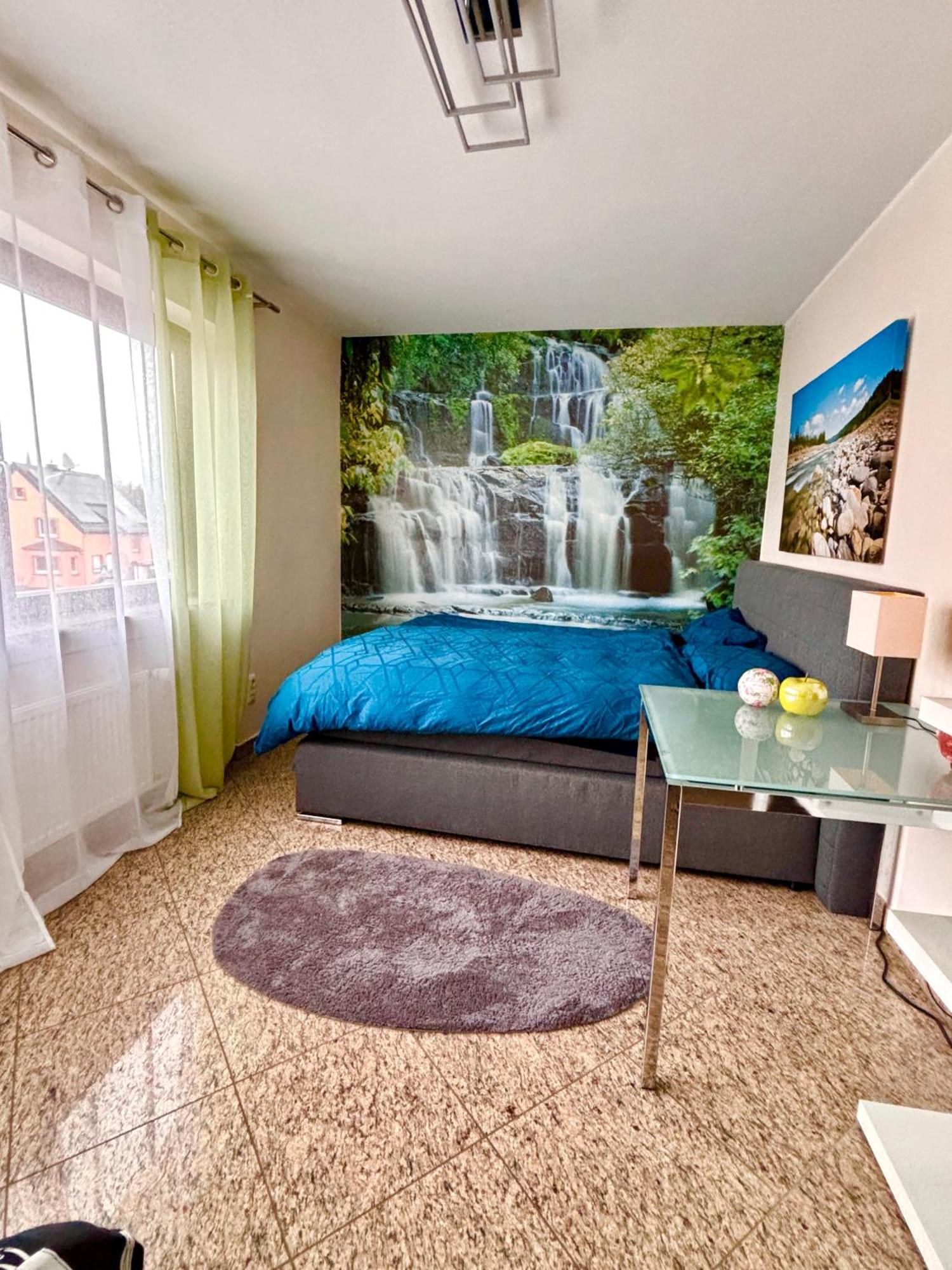 Magisches Doppelzimmer Mit Atemberaubender Wasserfall-Wand In Зелигенштадт Экстерьер фото